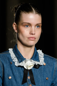 philosophy-di-lorenzo-serafini-clp-rf18-0071.thumb.jpg.04ecd2c766f453844f016555bcf70804.jpg