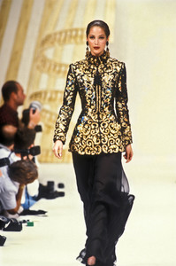 pierre-balmain-hc-fw-1992-3.thumb.jpg.c23c09d34a531003c1227fbc7888d9ef.jpg