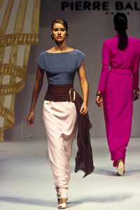 pierre-balmain-hc-ss-1993-1.thumb.jpg.db1eac1a4074ba63e561e577dccb848e.jpg