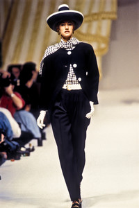 pierre-balmain-hc-ss-1993-3.thumb.jpg.dfb5ac5c70663707714bdbdffb8caa41.jpg