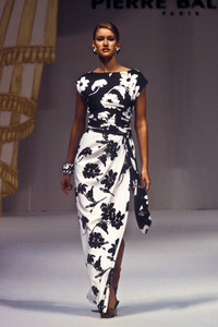 pierre-balmain-hc-ss-1993-5.thumb.jpg.4cb670c75883dabcea3cefb839f1d25c.jpg