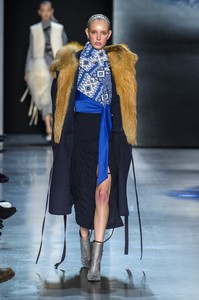 prabal-gurung-rf18-1307.thumb.jpg.9f91ba2611f0bf20349a594f0f3eee1c.jpg