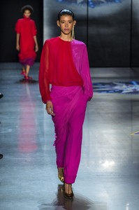 prabal-gurung-rf18-1495.thumb.jpg.62a2c03644a3f0a45a7ffed4caca8185.jpg