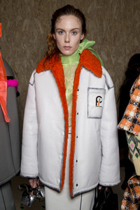 prada-bks-v-rf18-4647.thumb.jpg.fa8b8bbca0448ec6b4f0d17de35f5fcd.jpg
