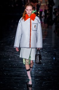 prada-rf18-6274.thumb.jpg.846f24ced0b2604f1280704100682117.jpg