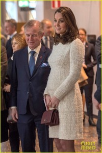 pregnant-kate-middleton-prince-william-bring-mental-health-awareness-to-sweden-20.jpg