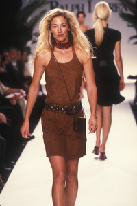 ralph-lauren-ss-1997-1.thumb.jpg.a883f797832beee760247f5cc48905e0.jpg