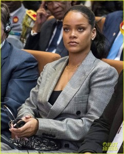 rihanna-joins-french-president-emmanuel-macron-at-education-conference-01.jpg