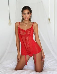 shopify_03fa89b4957673cea627ef61ba22a61a_billie-intimate-red_1230x1230.jpg