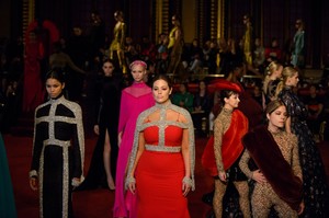 siriano-rf18-1097.thumb.jpg.e919a400f25e1b18160c616f4c27c0a3.jpg