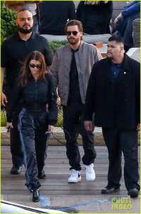 sofia-richie-scott-disick-couple-up-for-lunch-malibu-01.jpg