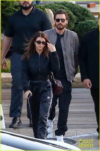 sofia-richie-scott-disick-couple-up-for-lunch-malibu-04.jpg