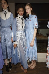 temperley-lo-bks-z-rs17-2068.thumb.jpg.a2916c48e482af3ca41b76df762d59c9.jpg