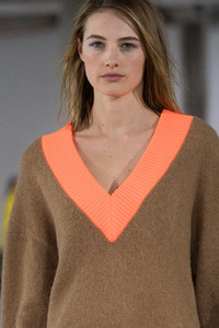 tibi-clp-rf18-0027.thumb.jpg.35e559c7bfe2f4b26fde67b01d996921.jpg