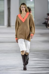 tibi-rf18-0034.thumb.jpg.e710ac115164ca8161af1a36aba04203.jpg
