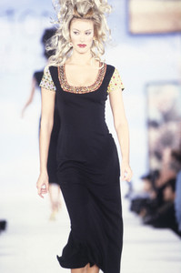 todd-oldham-ss-1993-2.thumb.jpg.7811b6d92d51682c30ad55ec671eb93f.jpg