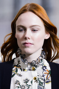 tory-burch-clp-rf18-1165.thumb.jpg.b8eff023ade134ea7d8d58461a34daac.jpg