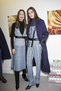 trussardi-bks-z-rf18-9066.thumb.jpg.3b05eec11339563a40bfcc08aab1e003.jpg