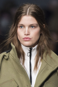 trussardi-clp-rf18-5442.thumb.jpg.4139f956ba8e9fb02304399ed3b44655.jpg