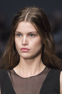trussardi-clp-rf18-6314.thumb.jpg.ee5056b4fc2296c48a338f0a2076a661.jpg