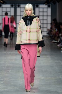 trussardi-rf18-2078.thumb.jpg.c5841a98c6874fb12133398c59b0a063.jpg