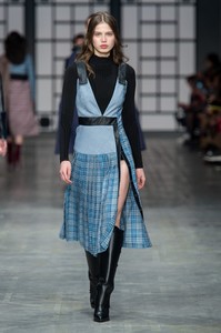 trussardi-rf18-2438.thumb.jpg.a2cd1168a7d90e58527aa5ff9a93bf6a.jpg