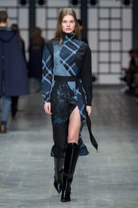 trussardi-rf18-2470.thumb.jpg.d4eefa5268cab8e4d63cde0df82a968a.jpg