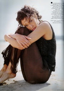 uk_vogue_june_1989_1.thumb.jpg.ab32e0eb031850c13e61d883cc2309c5.jpg