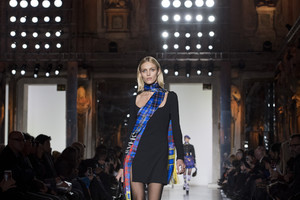 versace-atm-rf18-4095.thumb.jpg.c5c108ff5d9122802ebedebcadef257a.jpg