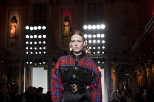 versace-atm-rf18-4180.thumb.jpg.e763cd5d498843a96ec738a6227093f7.jpg