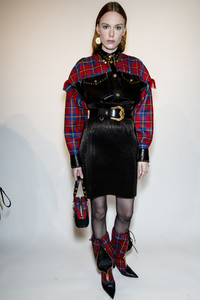 versace-bks-z-rf18-7221.thumb.jpg.7cde45d80451e121166d4f96c9a2430e.jpg