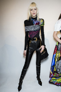 versace-bks-z-rf18-7334.thumb.jpg.7407eea56fb38ff7cda6c47afe0149db.jpg