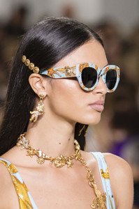 versace-clp-rs18-3034.thumb.jpg.9c7f8a68285eb59b161e27f6a423da61.jpg