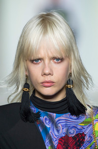 versace-clpa-rf18-5711.thumb.jpg.6f65a1c13b23f7ca2c02cb49e964dab9.jpg