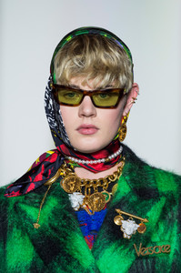 versace-clpa-rf18-5788.thumb.jpg.65426dfc863f4505c1c8dce426e4a9f6.jpg