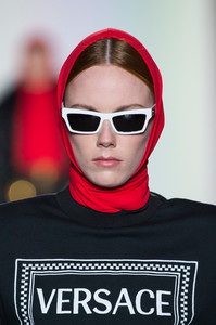 versace-clpa-rf18-6024.thumb.jpg.fcdc5f6bd4c0919eae8d3a0fb718a509.jpg