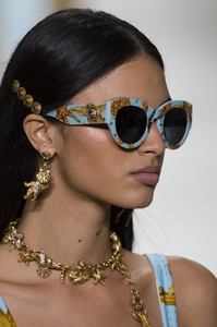 versace-clpa-rs18-5585.thumb.jpg.d55ee4c44e2e1d3056346854312265d2.jpg