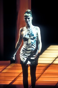 versace-fw-1994-7.thumb.jpg.413cb17d3007c9388f5ca958ed296d68.jpg