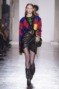 versace-rf18-0531.thumb.jpg.dea078e6058d4d264b0f667f44220b33.jpg