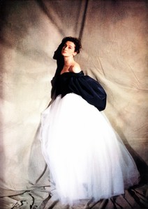 vogue_paris_march_1990_6.thumb.jpg.4d2f9ad0769ec01df04c1f5e76578e12.jpg