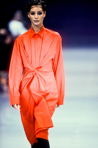 yohji-yamamoto-ss-1992-10.thumb.jpg.daaca59e71b99754b2887e27238affd6.jpg