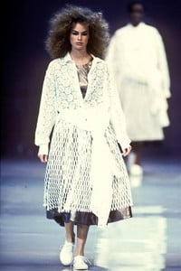 yohji-yamamoto-ss-1992-9.thumb.jpg.ed082a5d87a9ada3d99436cc5cd234b9.jpg