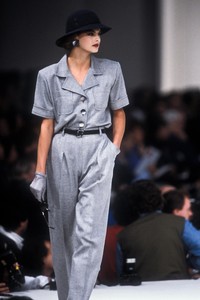 yves-saint-laurent-ss-1986-1.thumb.jpg.c45412384a1f77613969a6a7f84c7437.jpg