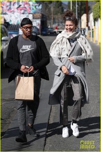 zendaya-and-tom-holland-step-out-for-lunch-together-02.jpg
