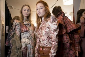 zimmermann-fw18b3.thumb.jpg.2378d3be4f5576e2aeff69a5e704f70a.jpg