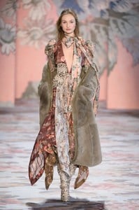 zimmermann-fw18r1.thumb.jpg.7ea50094fdfd4480fc17d4b6972e1b7f.jpg