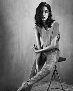 zuzanna-bijoch-by-jens-langkjaer-rika-magazine-10-spring-summer-2014-5.thumb.jpg.fcecc4453ee15bc4ad48f16851b0d5f8.jpg