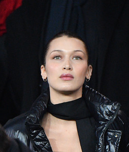 001_bellahadid_march2018.jpg