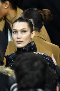 003_bellahadid_march2018.jpg