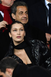 004_bellahadid_march2018.jpg